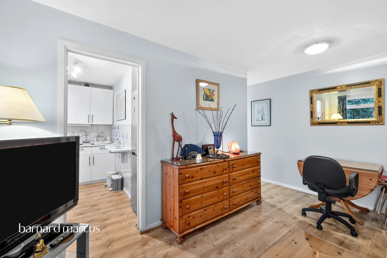 Westcott Road, London, photo 11
