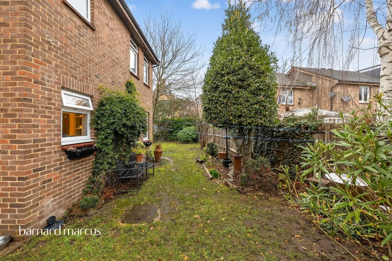 Westcott Road, London, photo 5