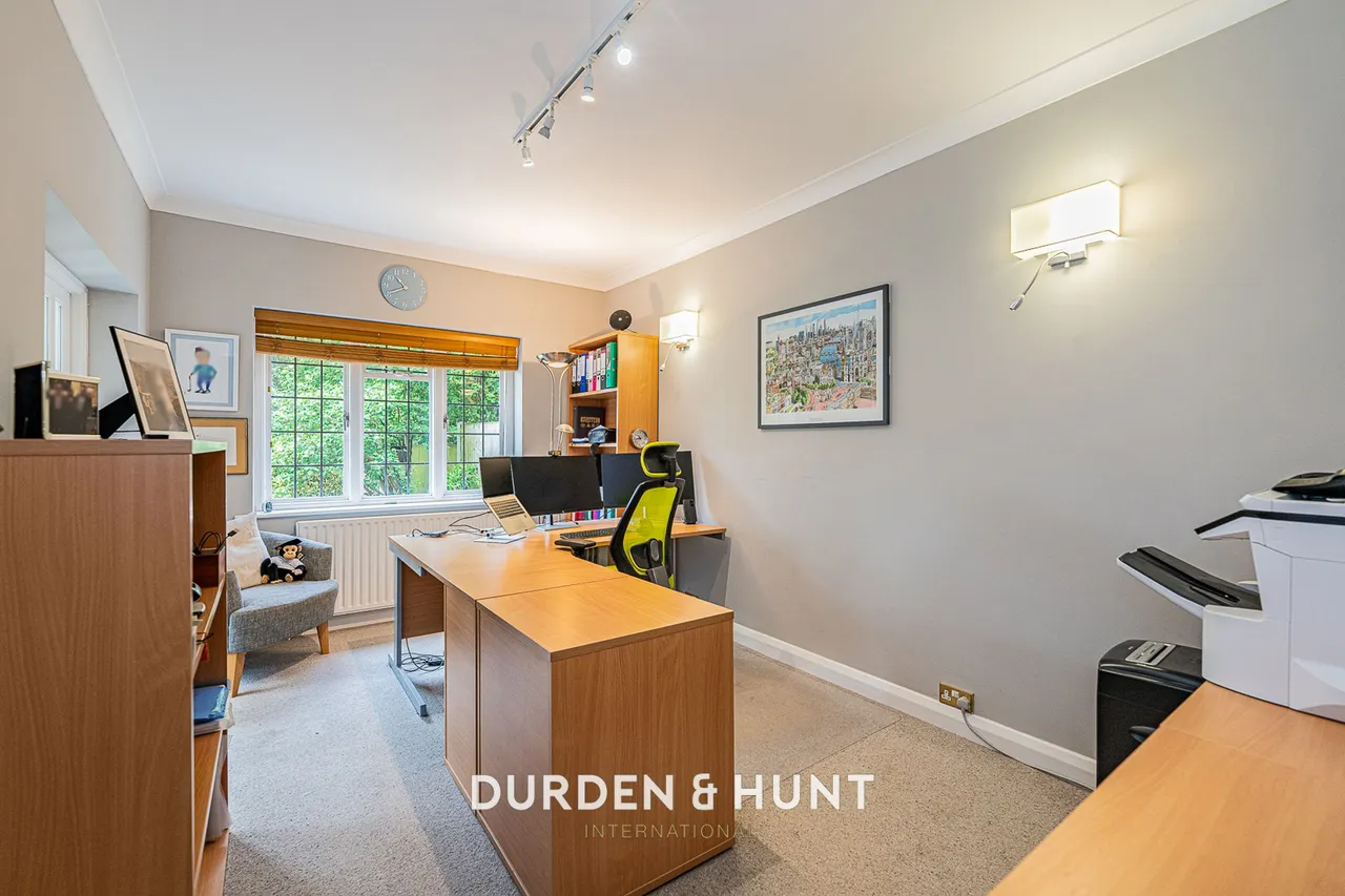 Traps Hill, Loughton, IG10, photo 19