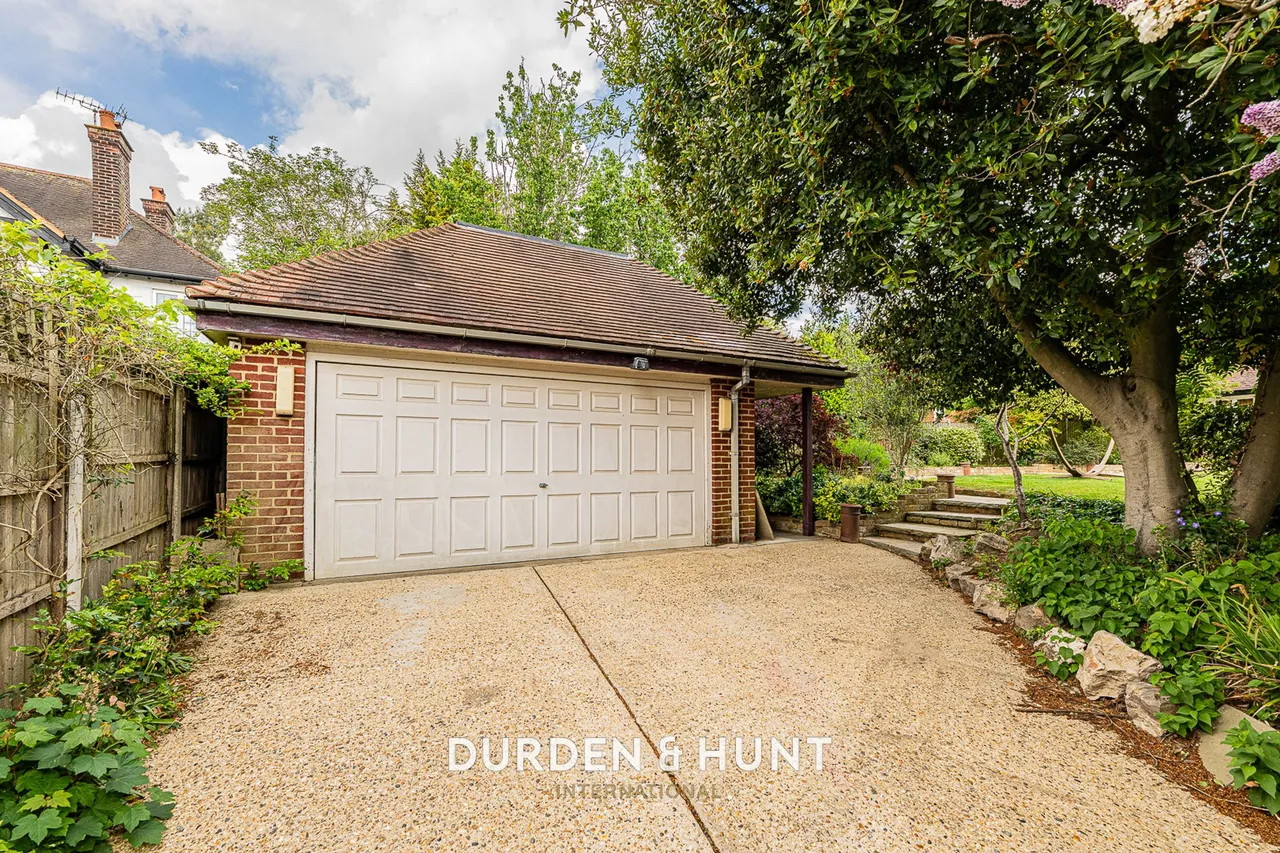 Traps Hill, Loughton, IG10, photo 43