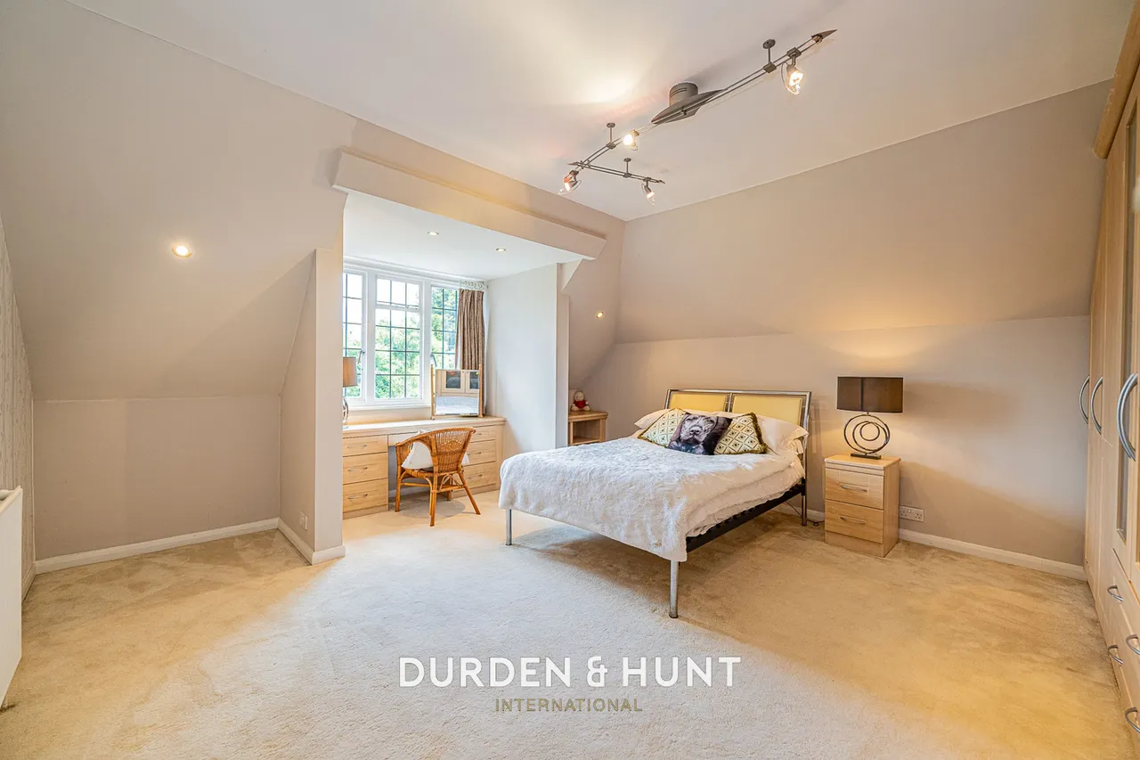 Traps Hill, Loughton, IG10, photo 38