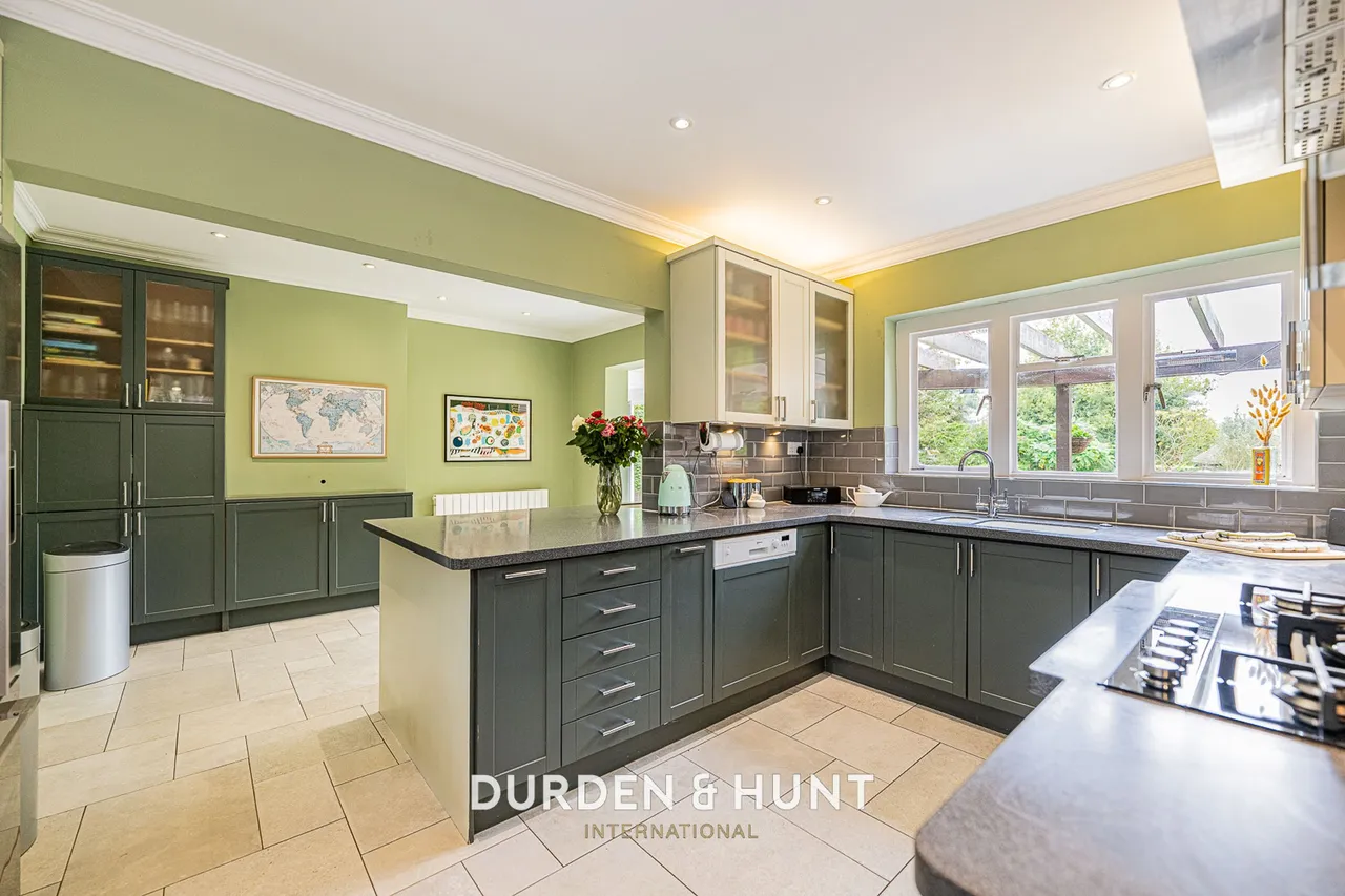 Traps Hill, Loughton, IG10, photo 3