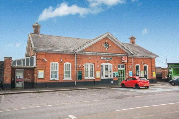 Withey Meadows, Hookwood, RH6, photo 6