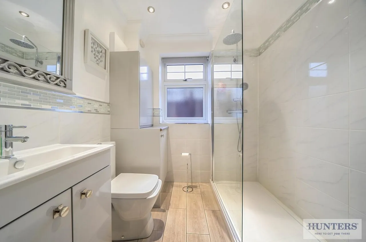 Foresters Crescent, Bexleyheath, DA7, photo 11