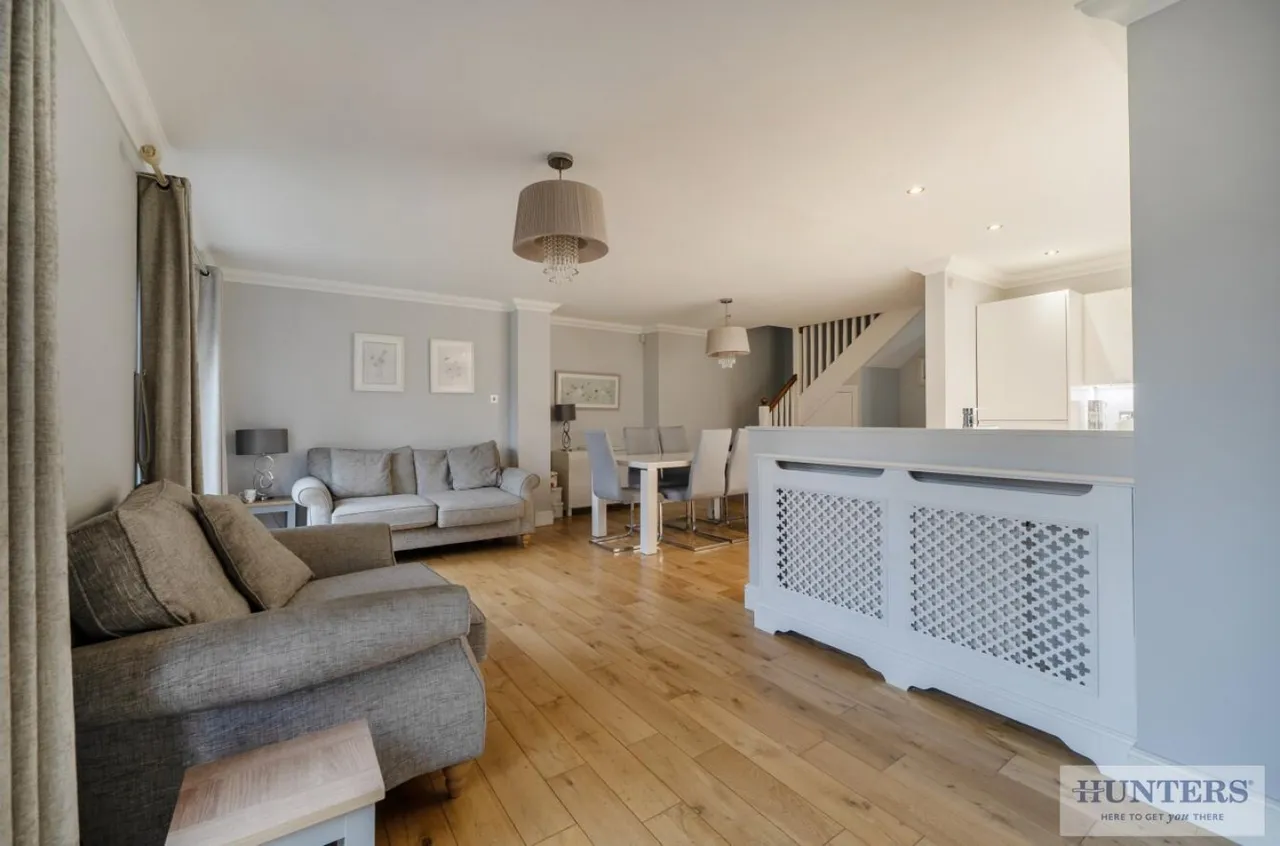 Foresters Crescent, Bexleyheath, DA7, photo 5