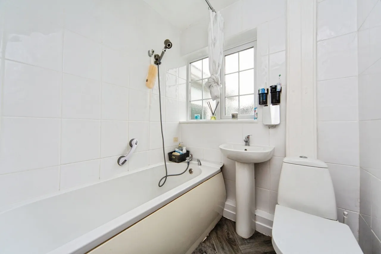 Ferns Road, Bebington, CH63, photo 9
