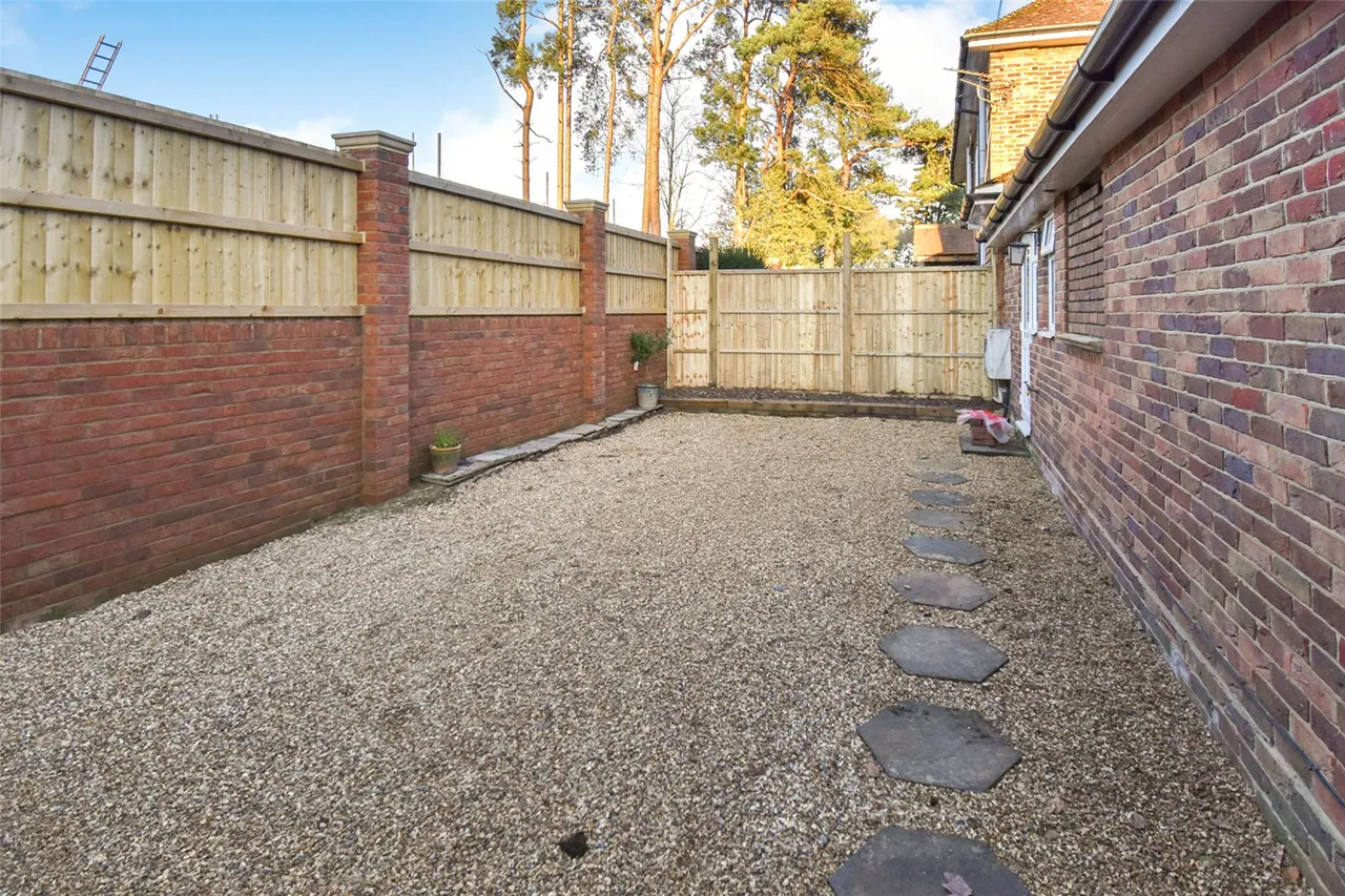 Church End, Sherfield-on-Loddon, Hook, Hampshire, RG27 0JB, photo 9