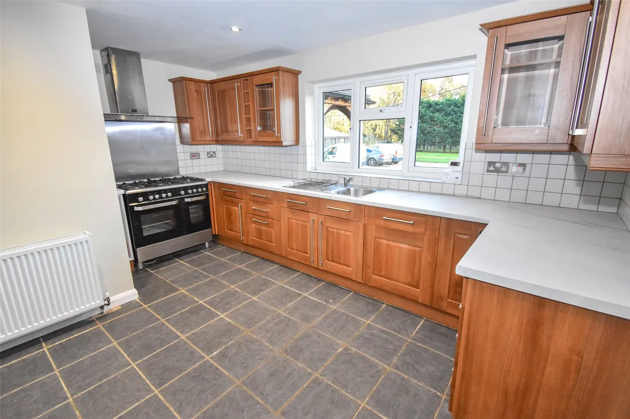 Church End, Sherfield-on-Loddon, Hook, Hampshire, RG27 0JB, photo 2