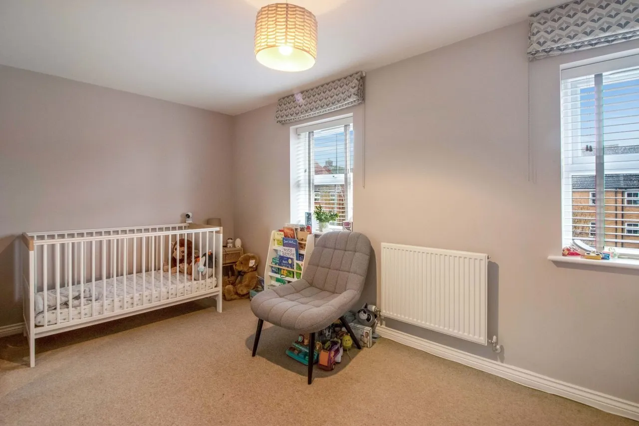 Wharton Crescent, Beeston, NG9, photo 8