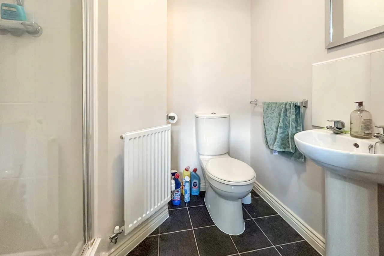 Wharton Crescent, Beeston, NG9, photo 12