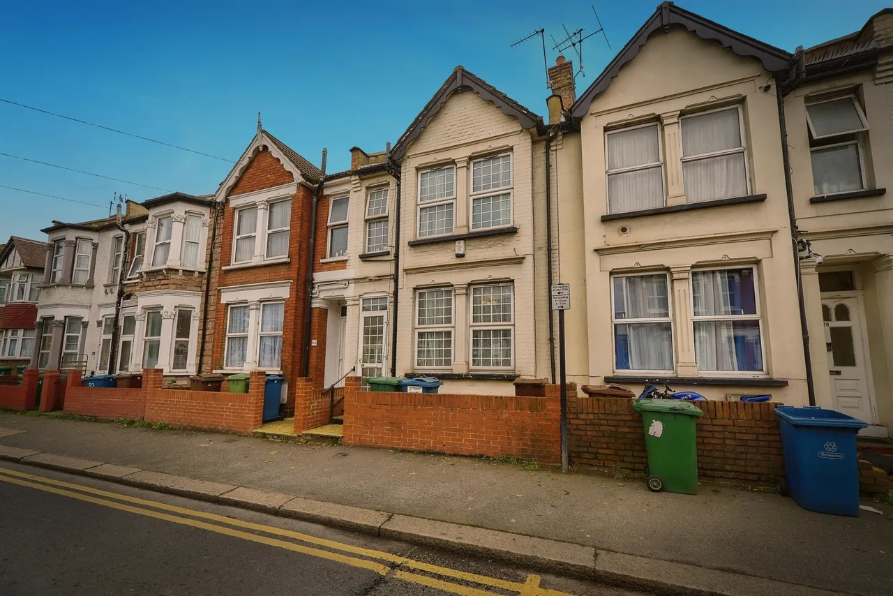 3 bed house for sale — Masons Avenue, Harrow