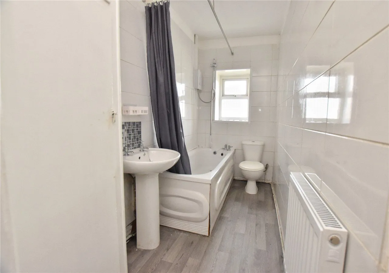 Victoria Street, Glossop, SK13, photo 8