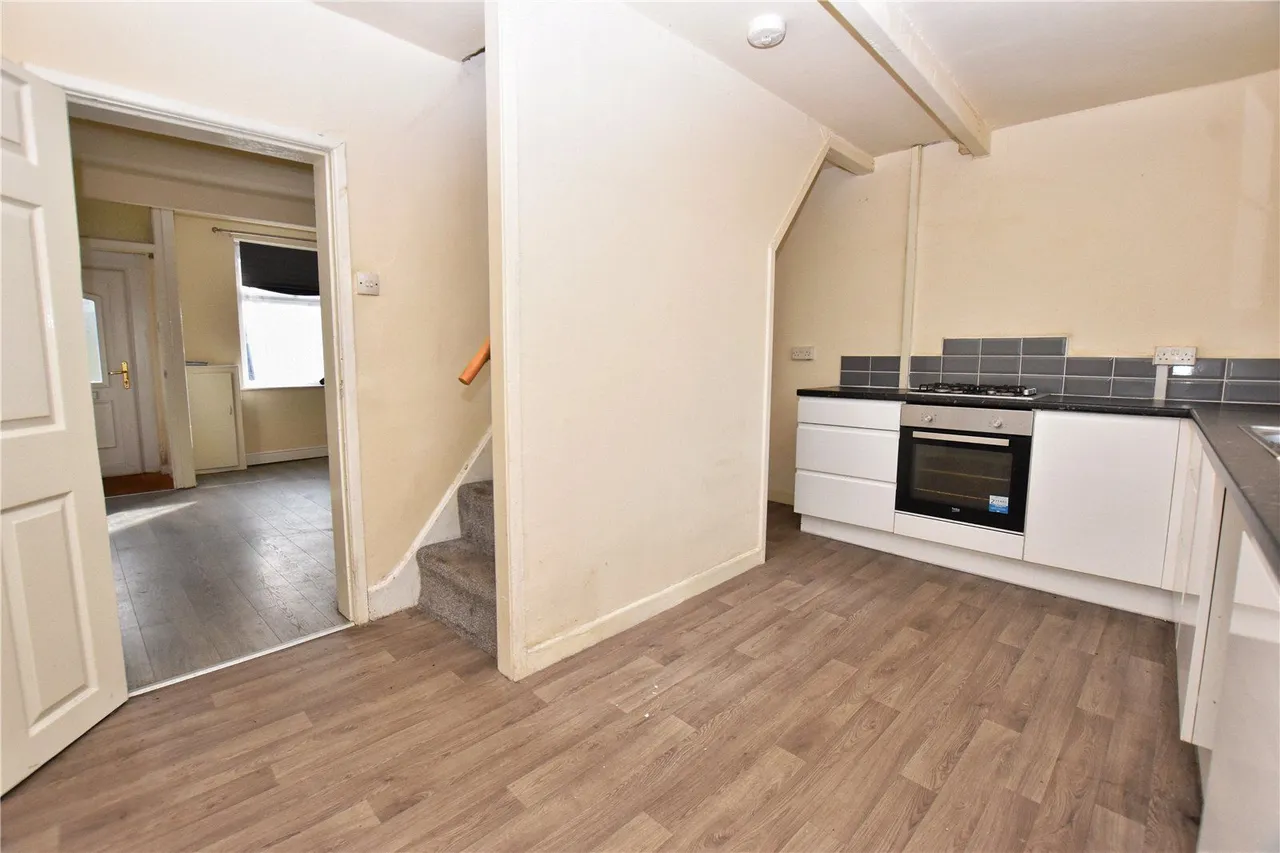 Victoria Street, Glossop, SK13, photo 4
