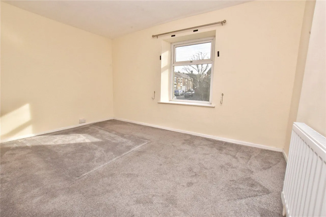 Victoria Street, Glossop, SK13, photo 6