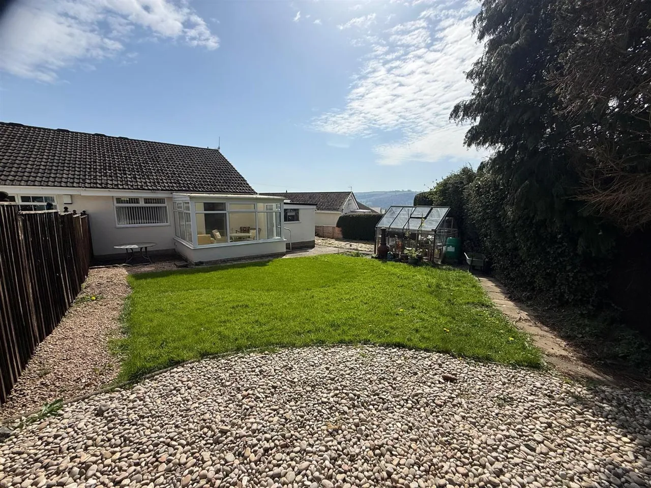 Rombalds Crescent, Silsden, BD20 0LE, photo 17