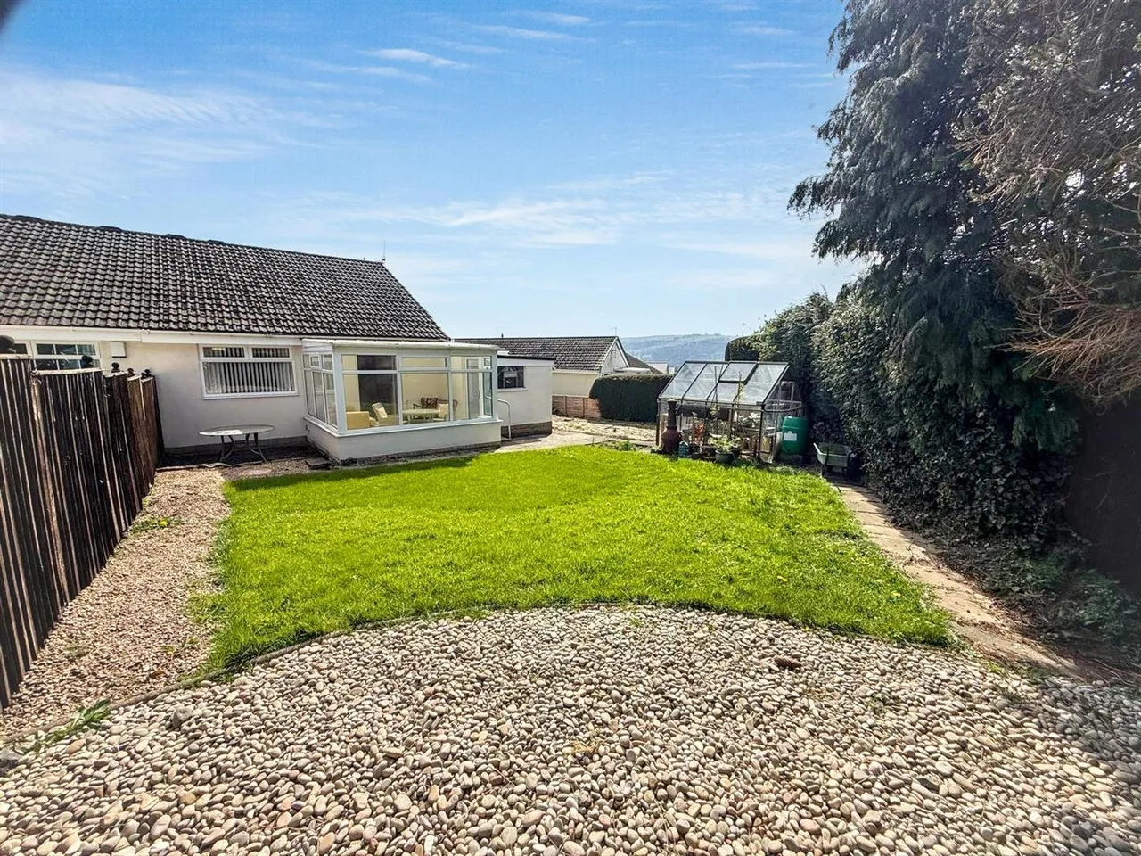 Rombalds Crescent, Silsden, BD20 0LE, photo 16
