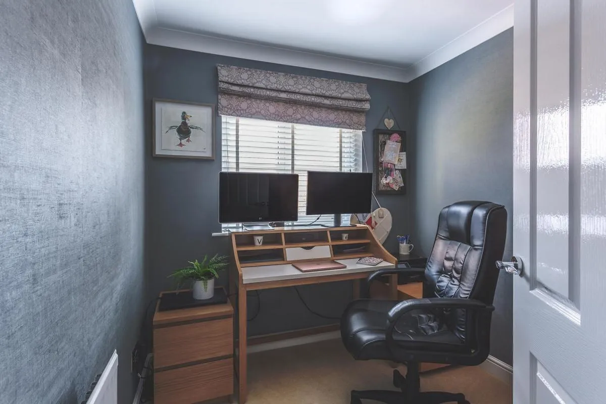 Broadmeadows, South Normanton, DE55, photo 25