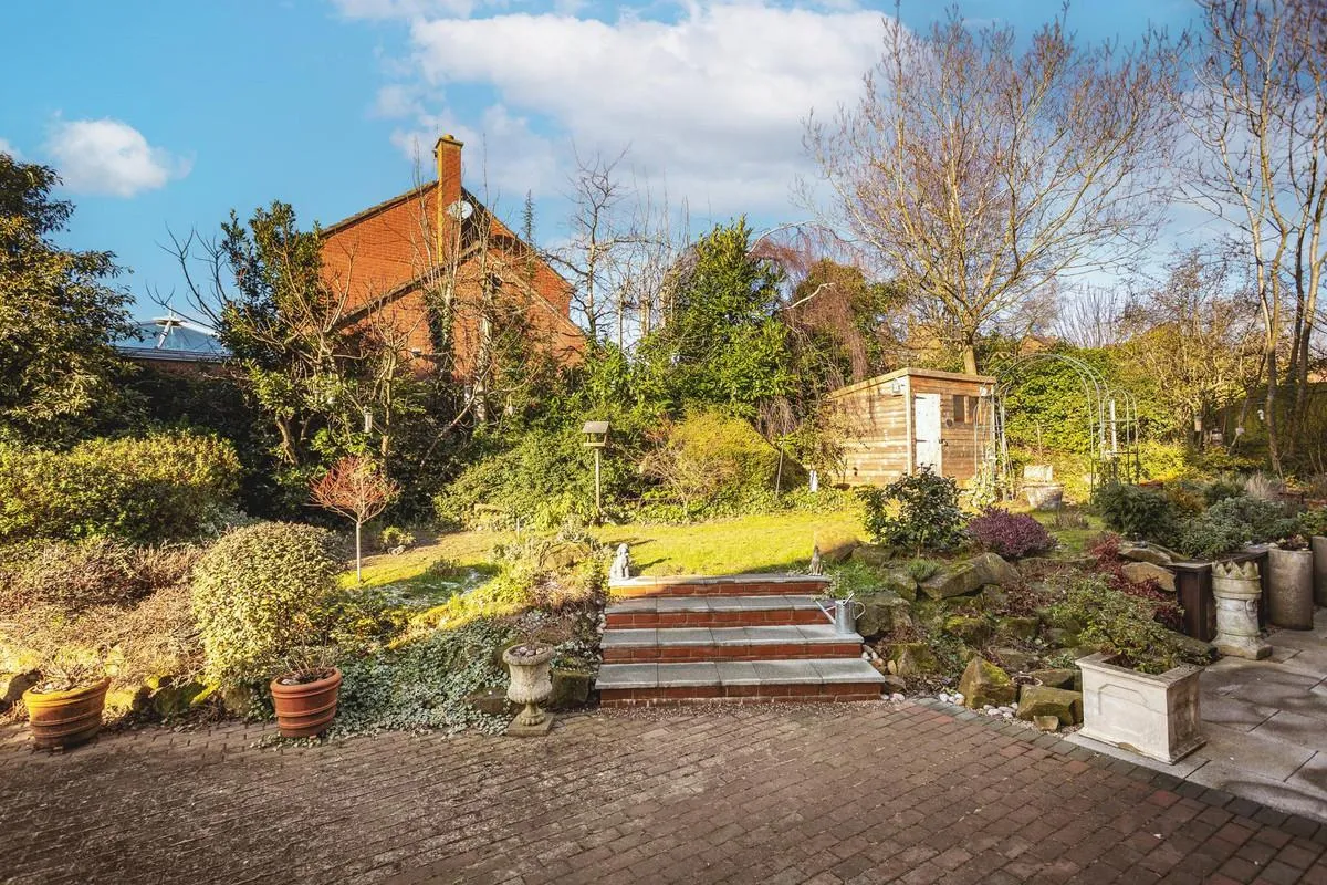 Broadmeadows, South Normanton, DE55, photo 46