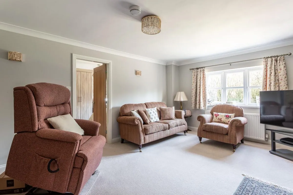 Broadmeadows, South Normanton, DE55, photo 40