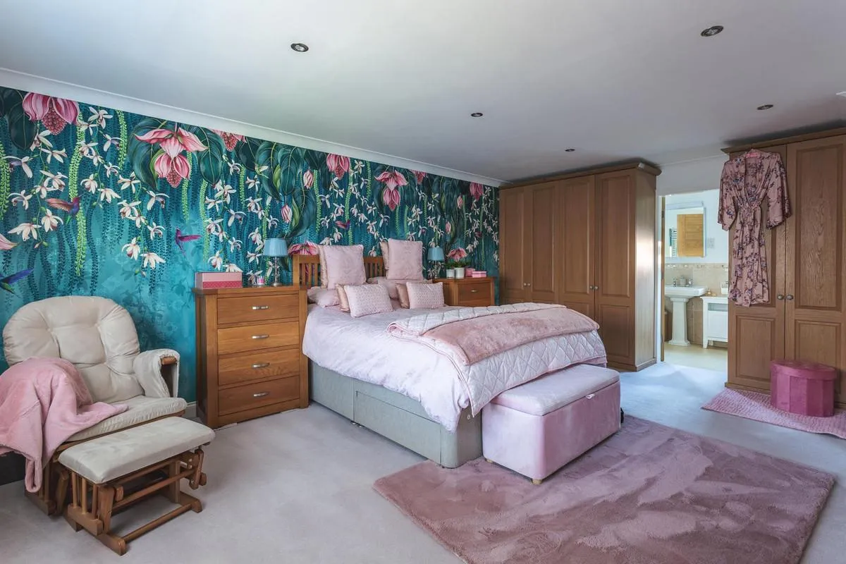 Broadmeadows, South Normanton, DE55, photo 16