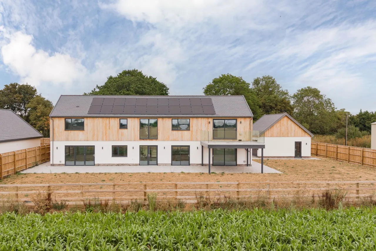 Long Row, Tibenham, NR16, photo 19