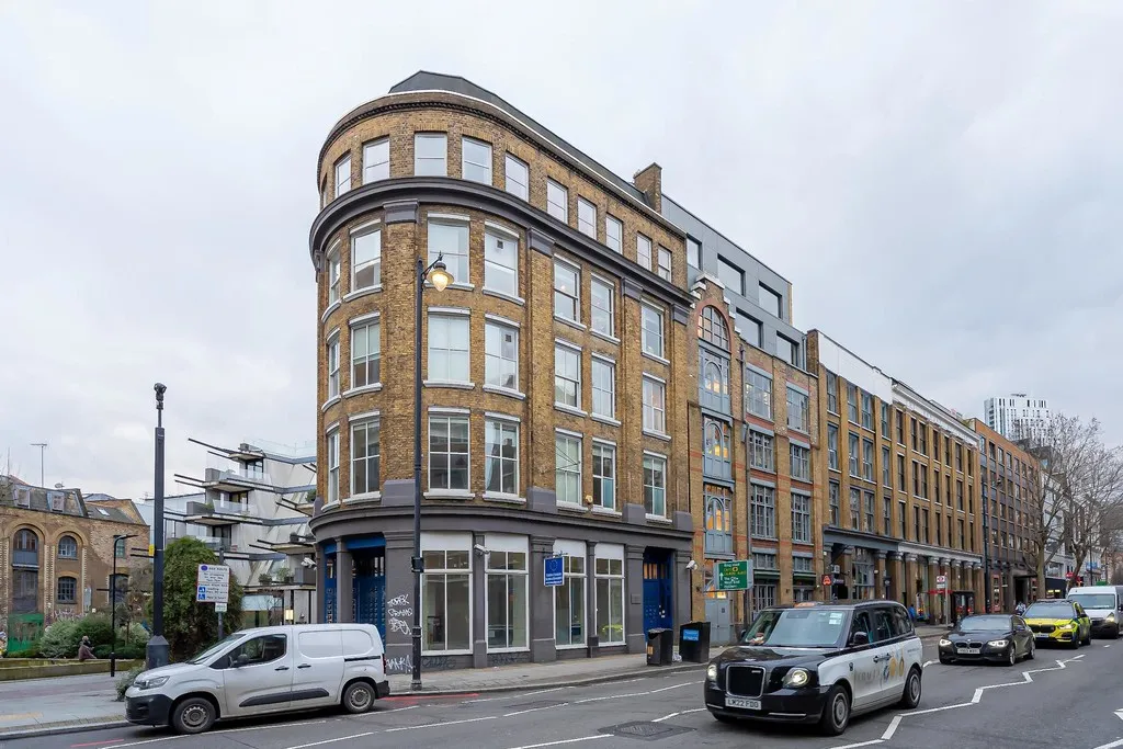 Prime Shoreditch Ec2 Showroom With Excellent Frontage, photo 2