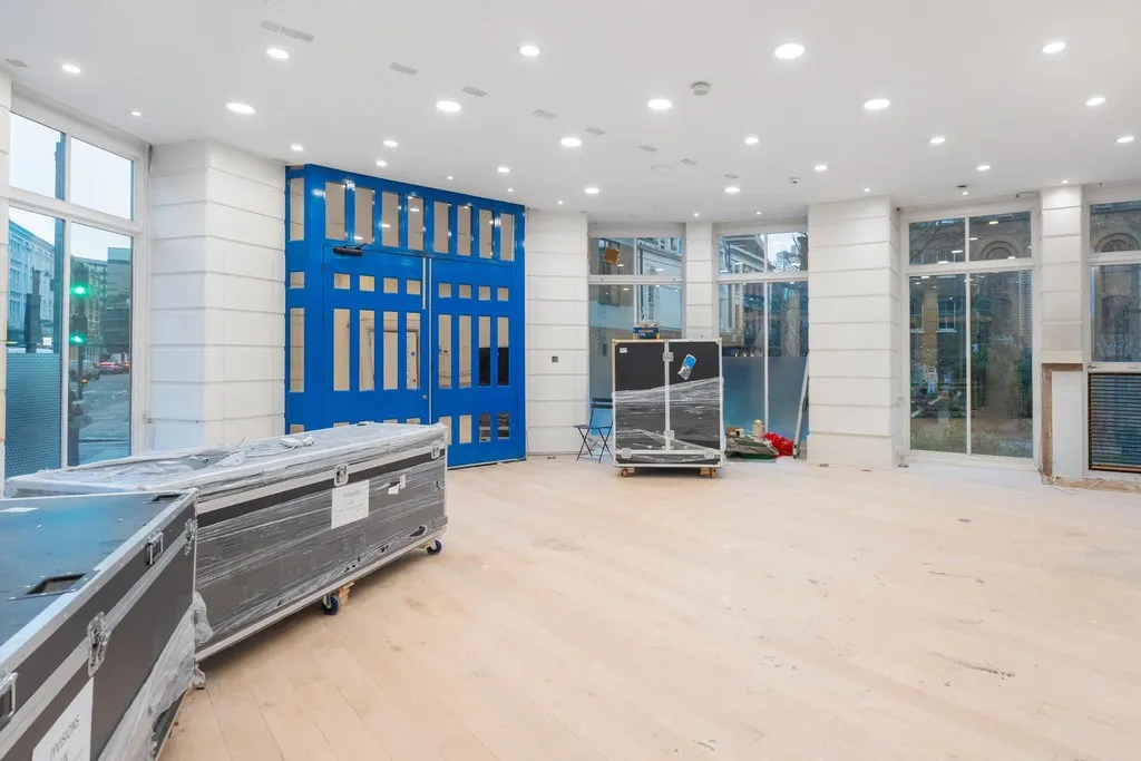 Prime Shoreditch Ec2 Showroom With Excellent Frontage, photo 4