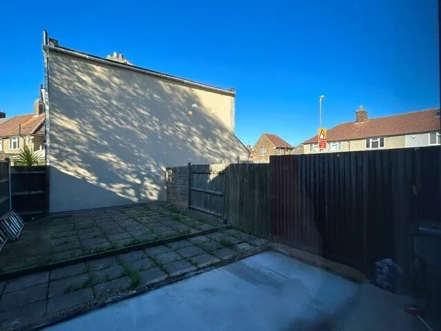 Page Close, Dagenham, RM9, photo 11
