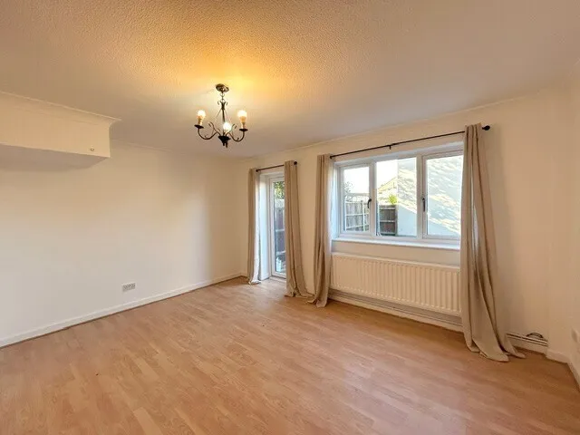 Page Close, Dagenham, RM9, photo 2