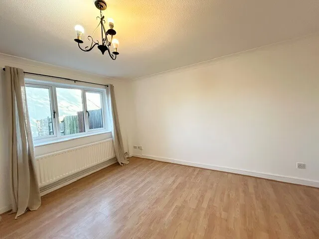 Page Close, Dagenham, RM9, photo 3