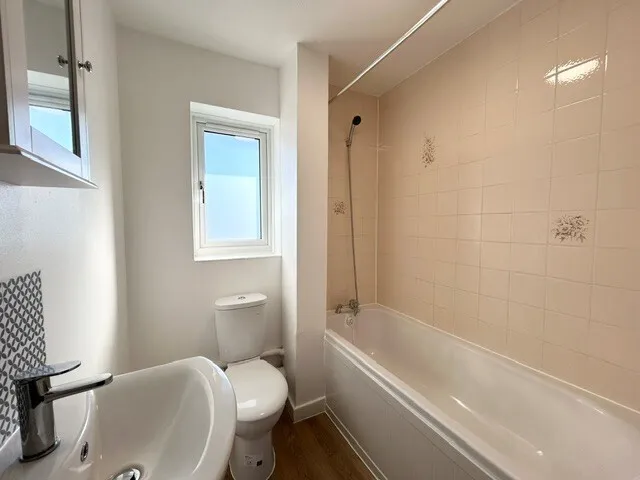 Page Close, Dagenham, RM9, photo 4