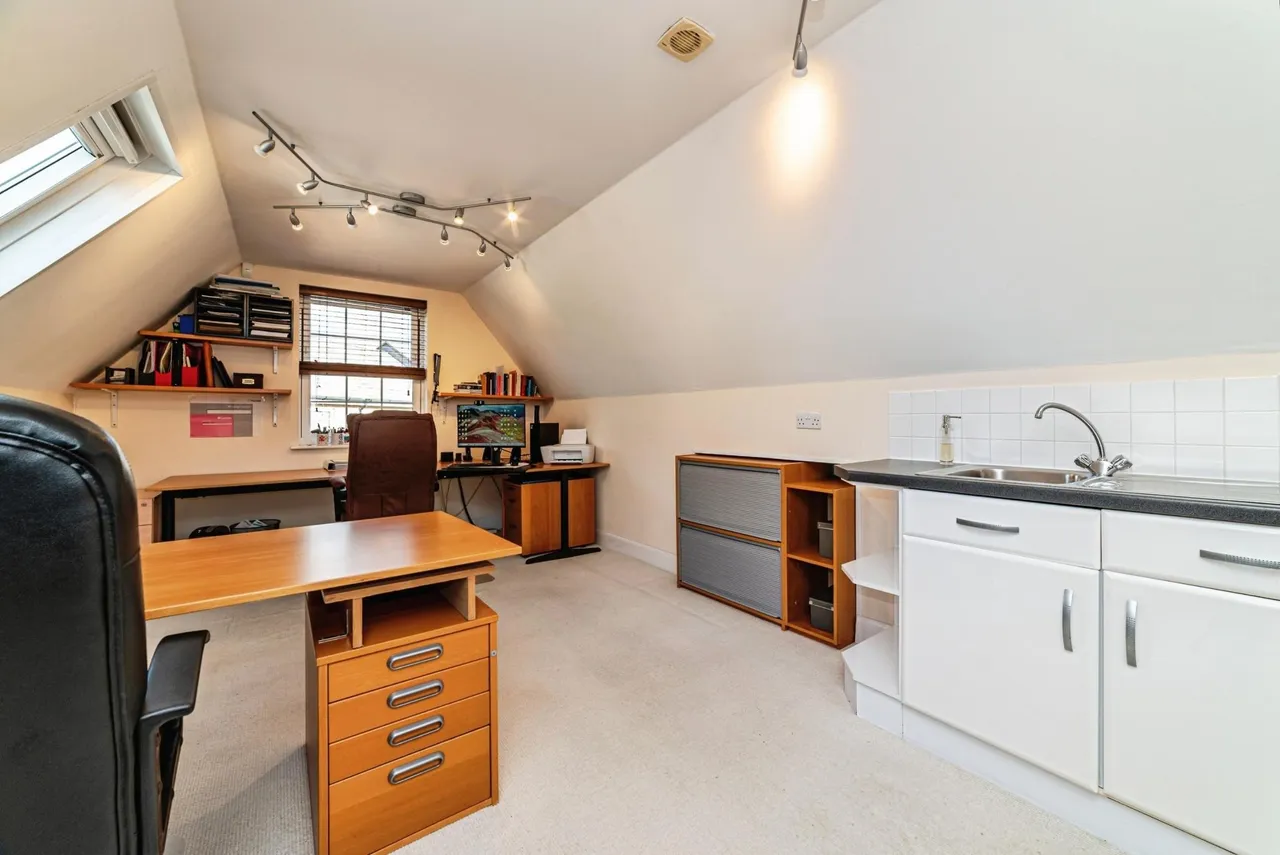 Hambledon Way, Sherfield on Loddon, RG27, photo 31