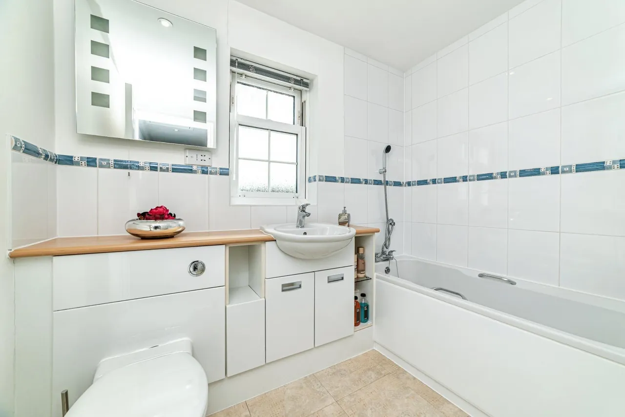Hambledon Way, Sherfield on Loddon, RG27, photo 26
