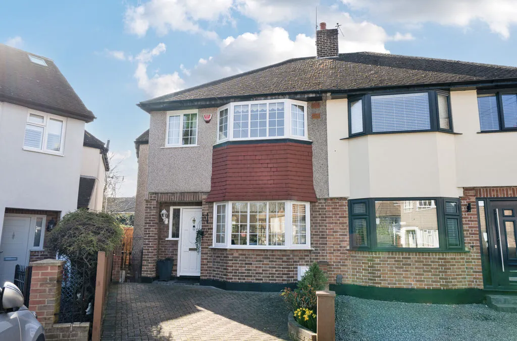 4 bed property for sale, Sparrows Lane, New Eltham, SE9