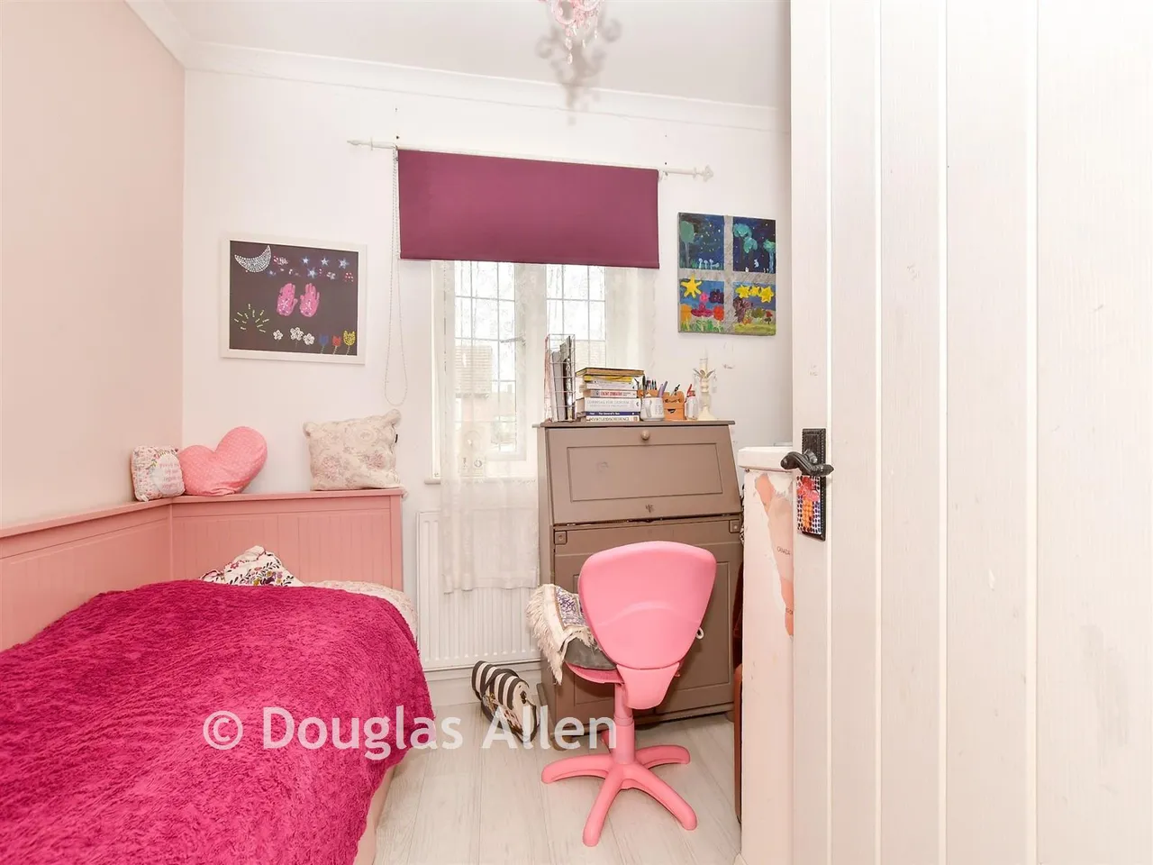 Hind Close, Chigwell, IG7, photo 8