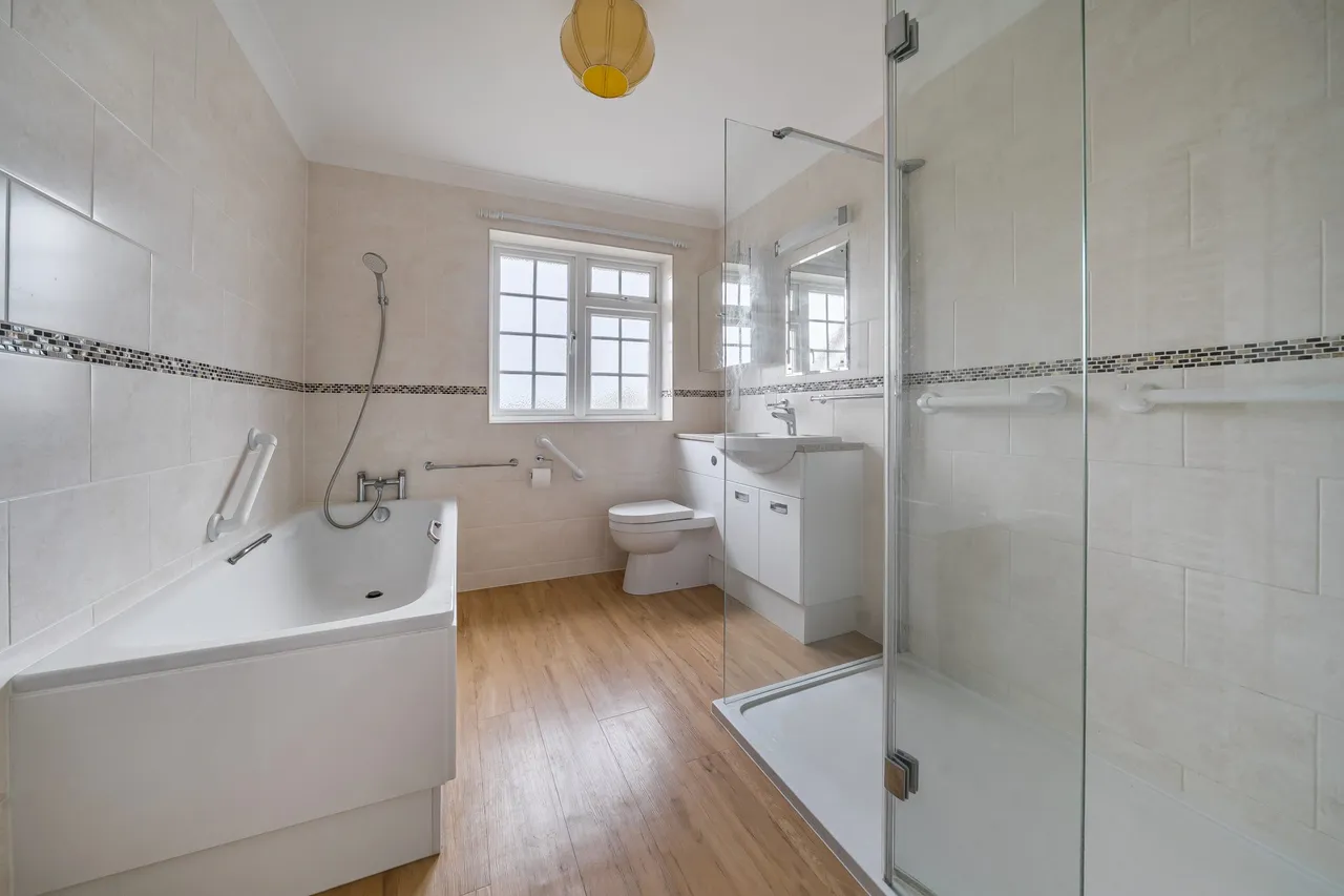 Reyntiens View, Odiham, Hook, RG29 1AF, photo 15