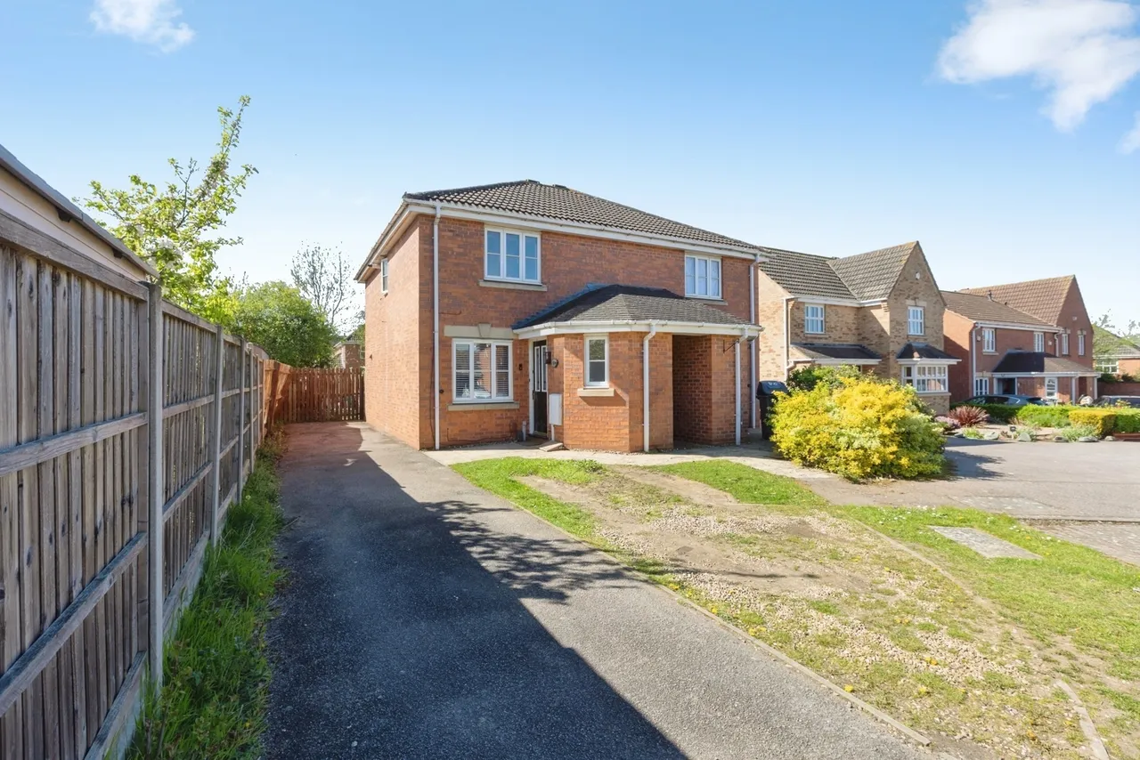 Coltsfoot Road, Hamilton, LE5, photo 16