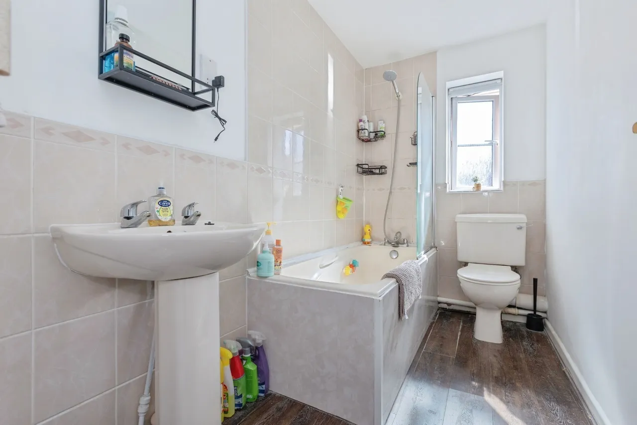 2 bed house for sale, Coltsfoot Road, Hamilton, LE5