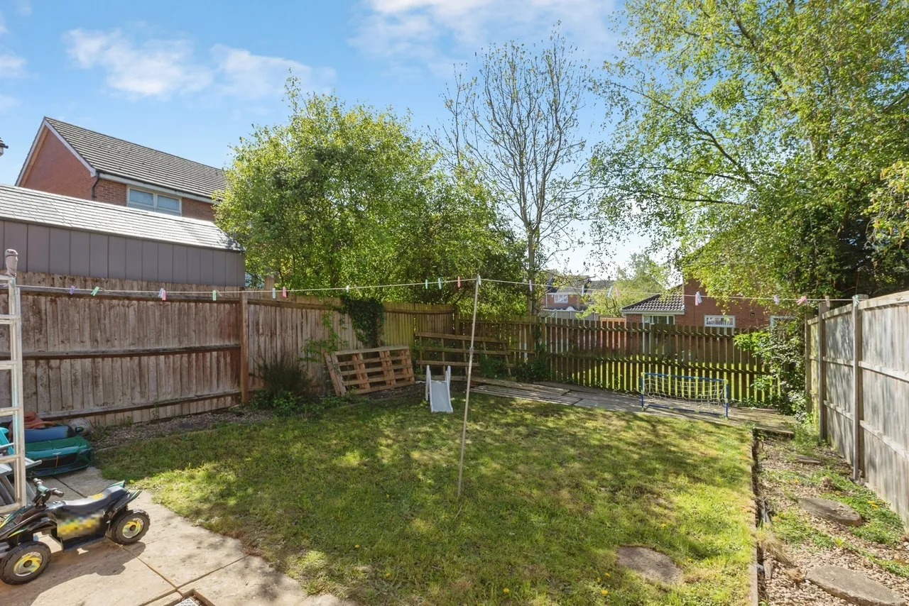 Coltsfoot Road, Hamilton, LE5, photo 14