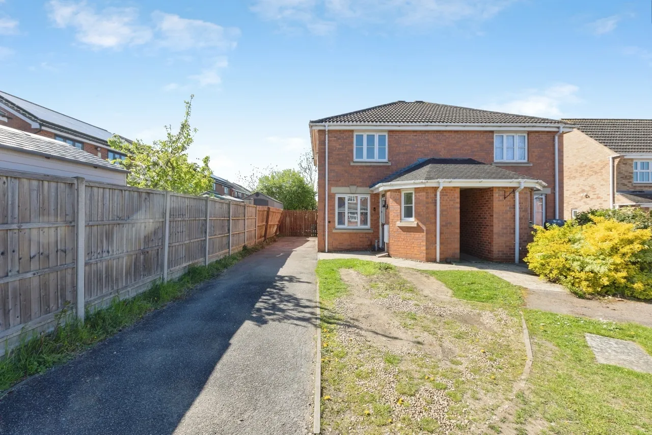 Coltsfoot Road, Hamilton, LE5, photo 17
