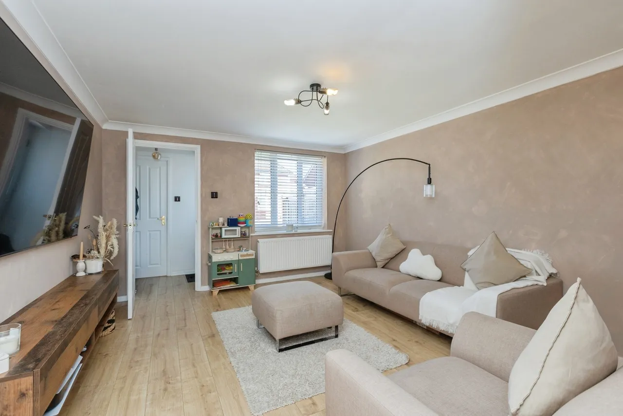 Coltsfoot Road, Hamilton, LE5, photo 11