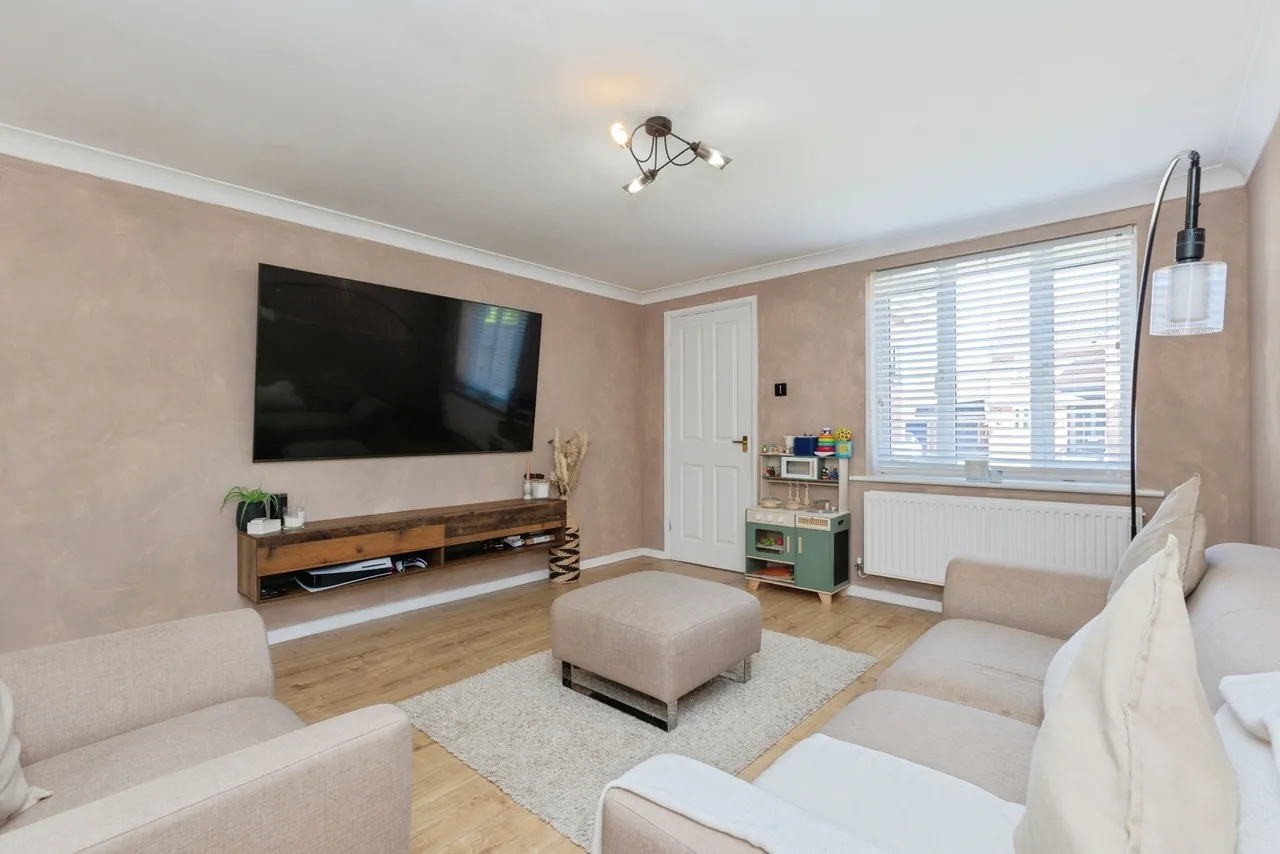 Coltsfoot Road, Hamilton, LE5, photo 12