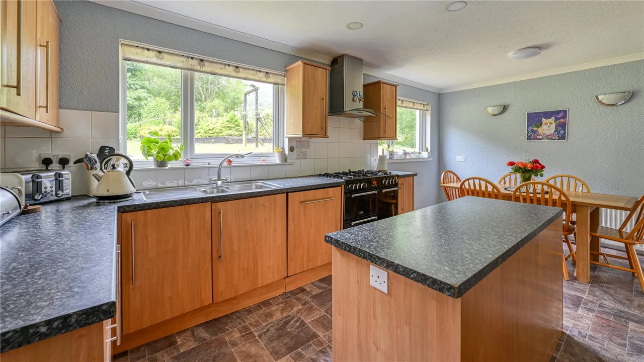 White Falls, Camusluinie, Kyle, Highland, IV40 8EA, photo 6