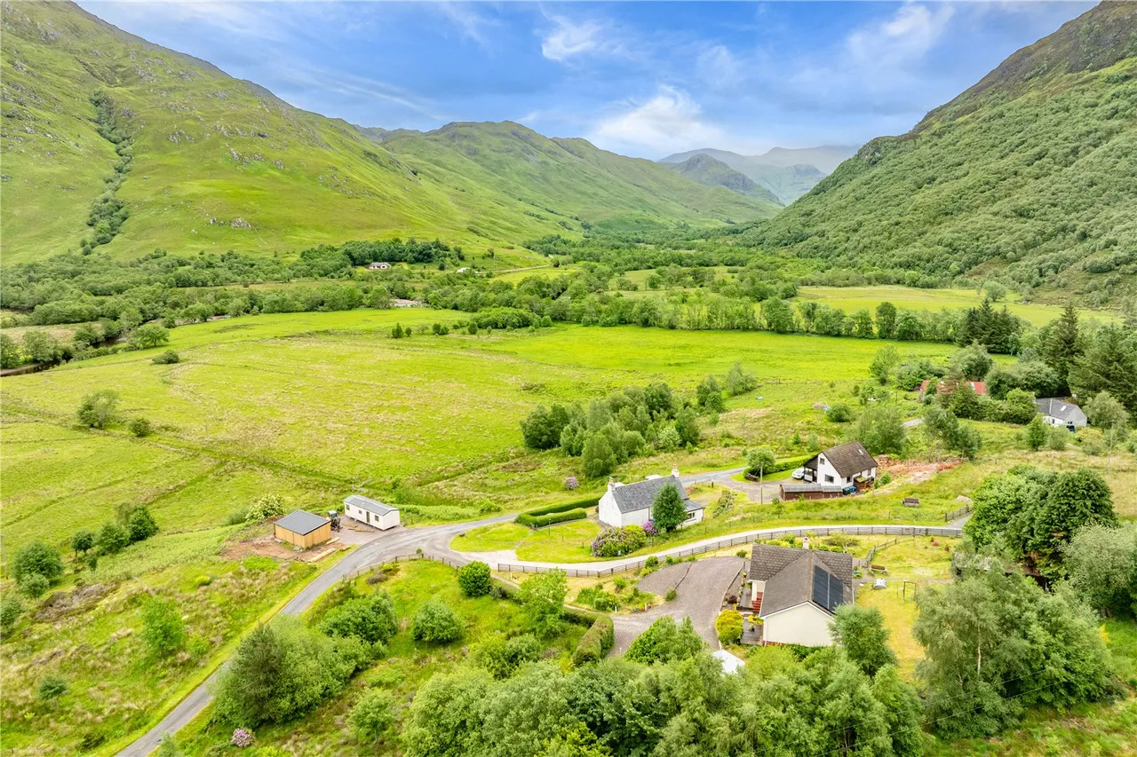 White Falls, Camusluinie, Kyle, Highland, IV40 8EA, photo 18