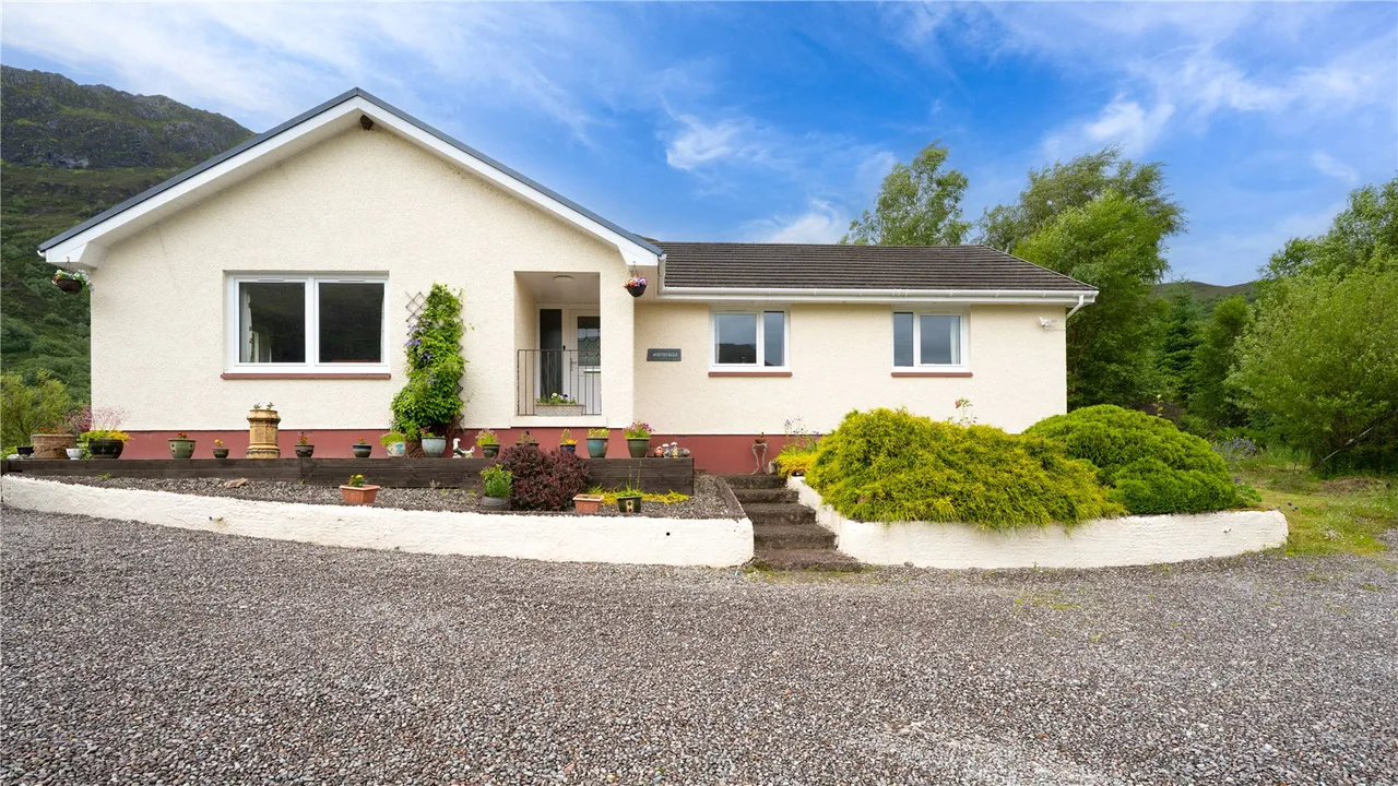 4 bed house for sale — White Falls, Camusluinie, Kyle, Highland, IV40 8EA