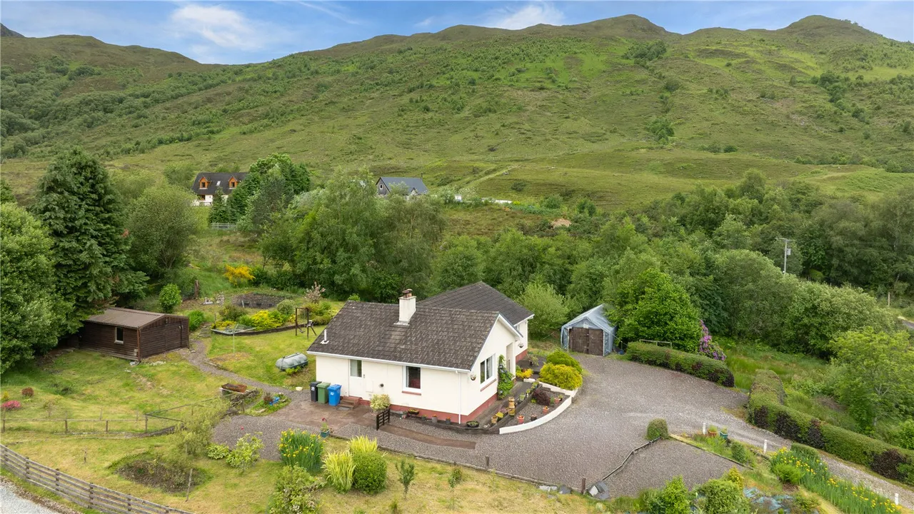 White Falls, Camusluinie, Kyle, Highland, IV40 8EA, photo 24