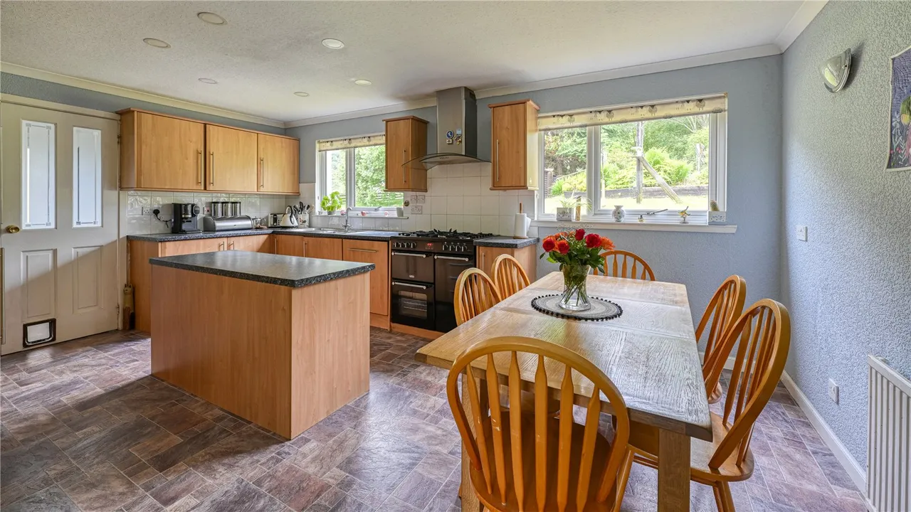 White Falls, Camusluinie, Kyle, Highland, IV40 8EA, photo 7