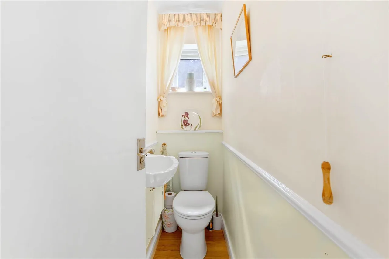 Chapel Way, Epsom Downs, Surrey, KT18 5TB, photo 10