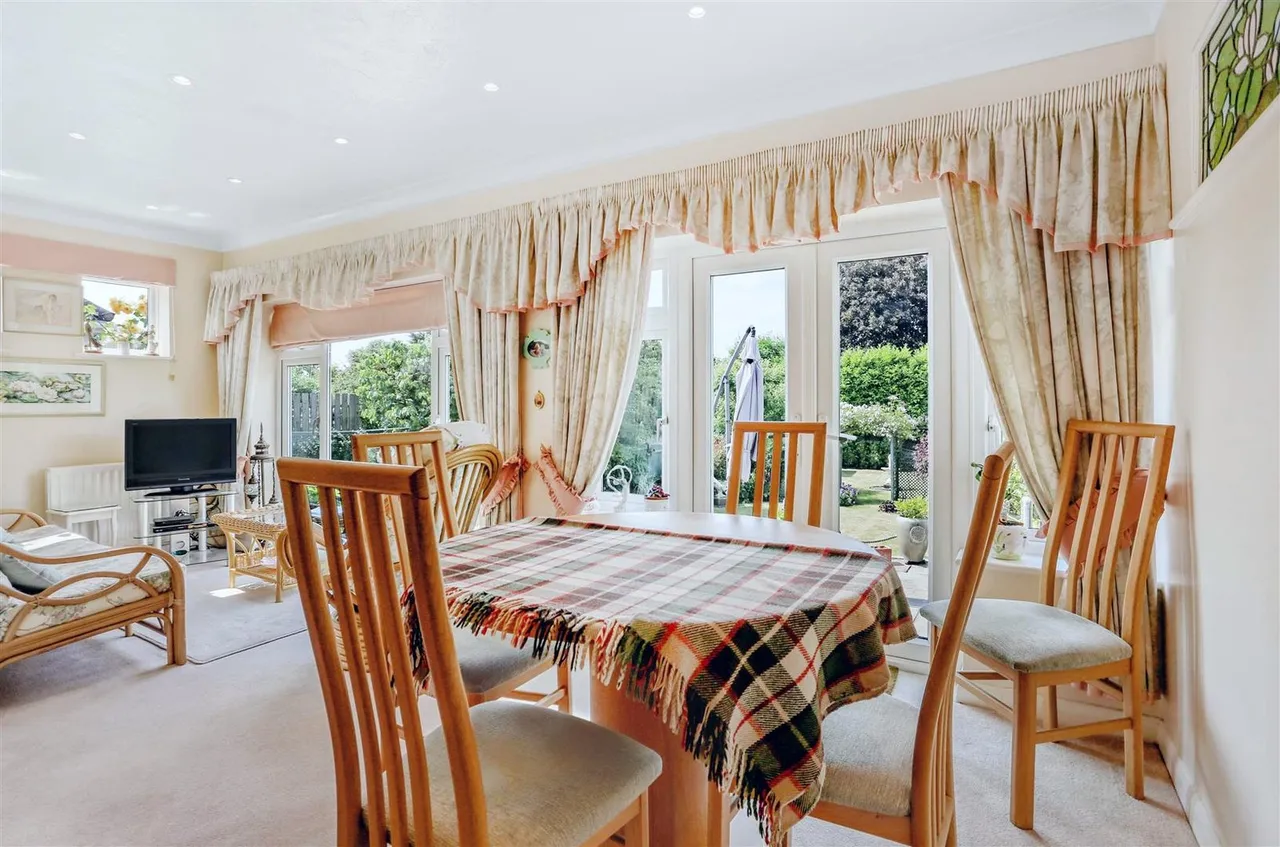 Chapel Way, Epsom Downs, Surrey, KT18 5TB, photo 7