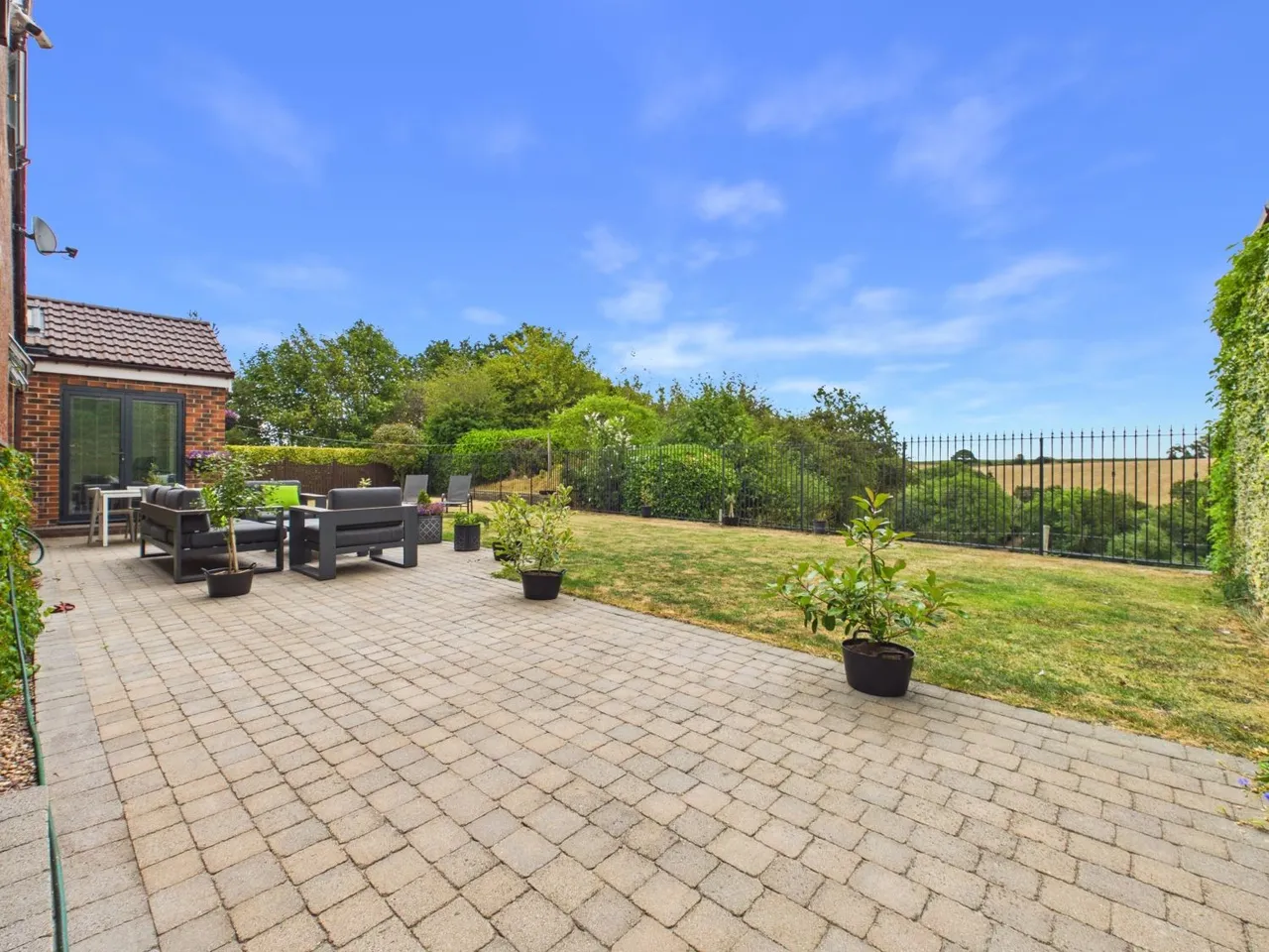 Blacker Lane, Netherton, WF4, photo 23